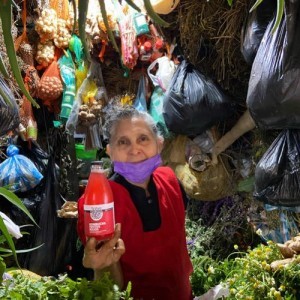 TRABAJAMOS CON CAMPESINOS DE PROXIMIDAD